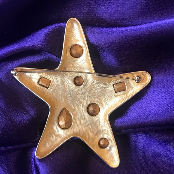 Vintage Kenneth Jay Lane brushed gold and crystal star brooch - Picture 8 of 8